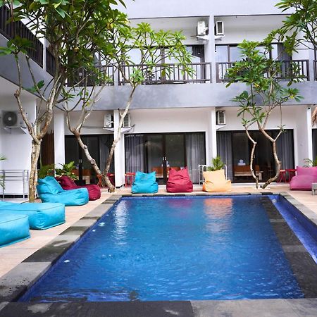 Summer Of Surf Hostel Uluwatu Ungasan Exterior foto